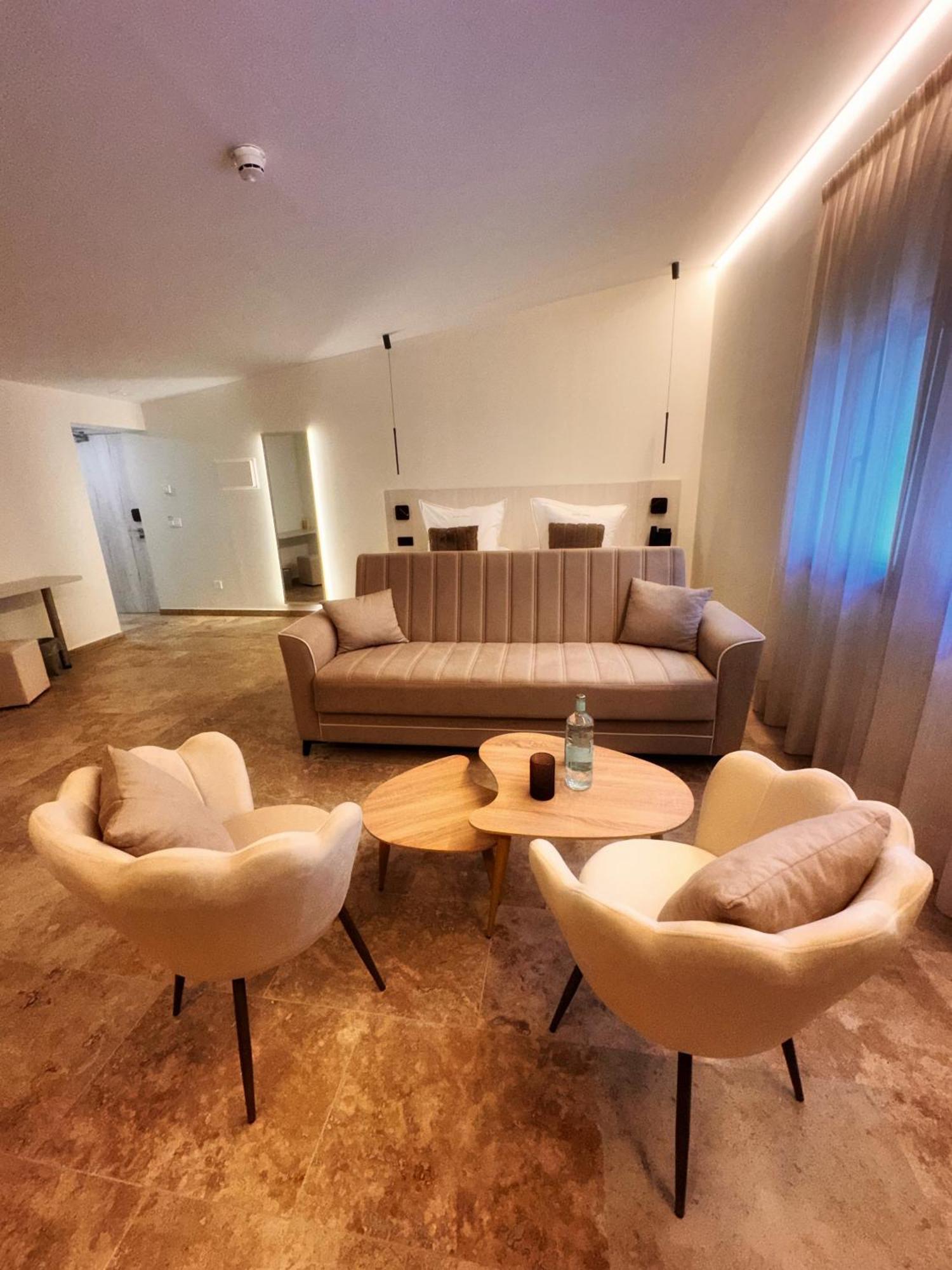 Boutique Hotel Comtal Empuries Roses Exterior photo