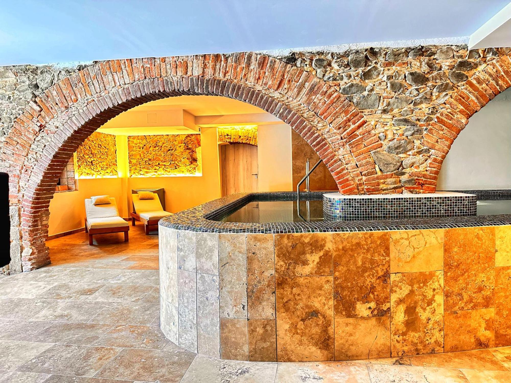 Boutique Hotel Comtal Empuries Roses Exterior photo