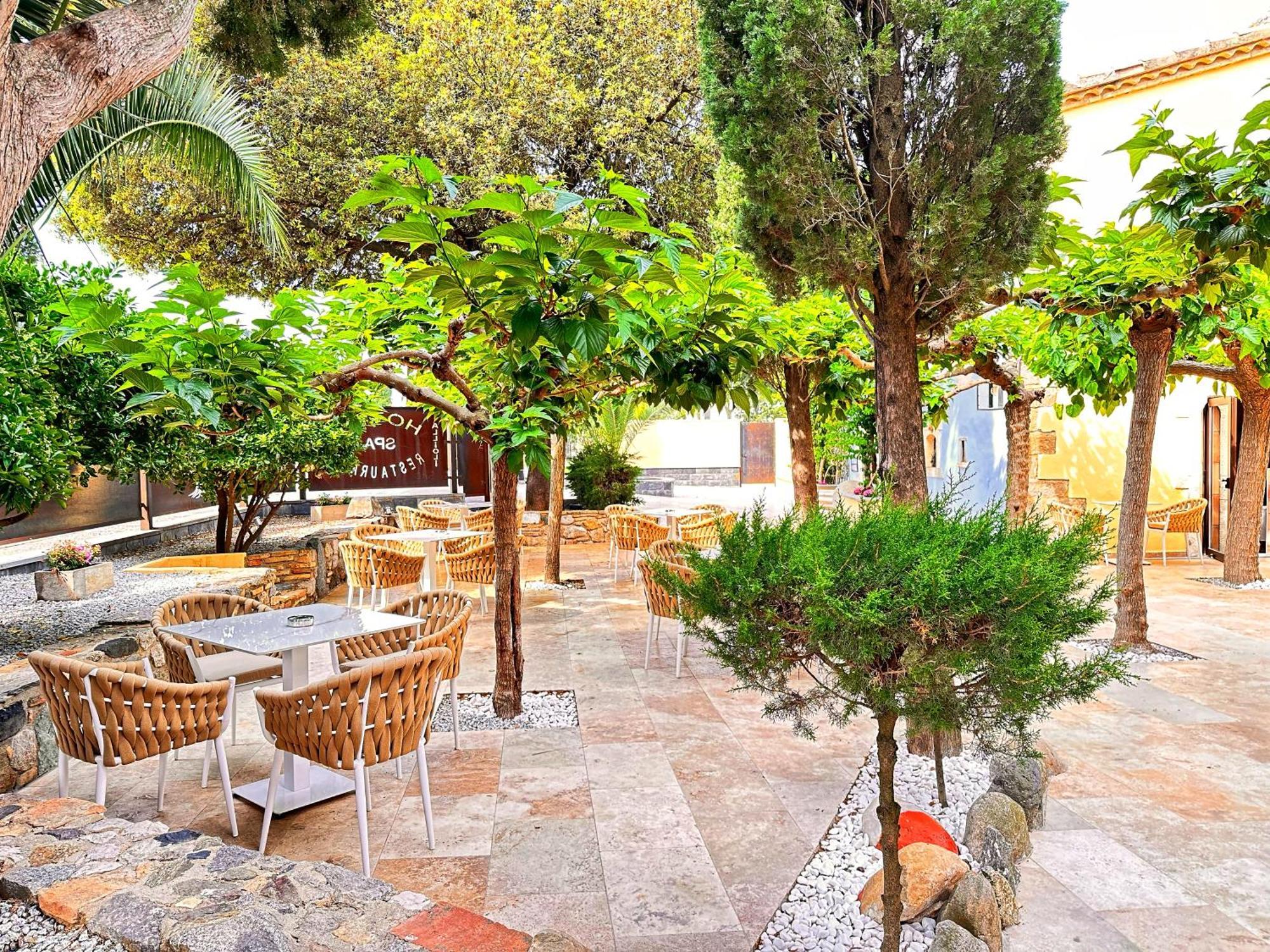 Boutique Hotel Comtal Empuries Roses Exterior photo
