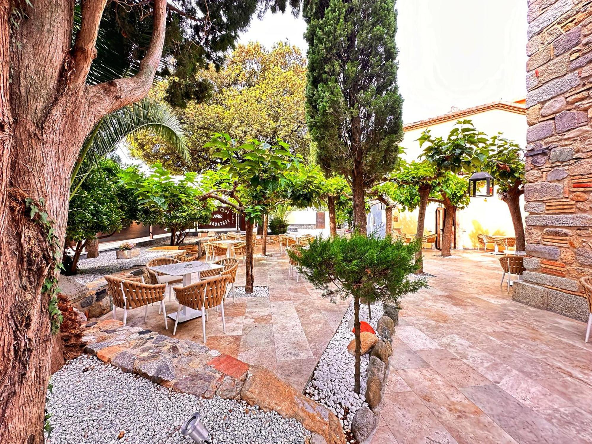 Boutique Hotel Comtal Empuries Roses Exterior photo